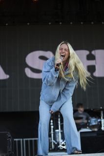 Ashe feet photo thumbnail