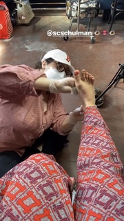 Ashe feet photo thumbnail