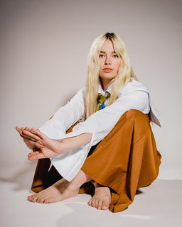 Ashe feet photo thumbnail