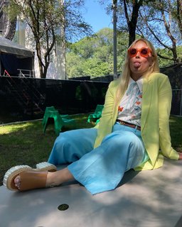 Ashe feet photo thumbnail