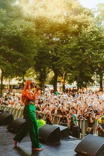 Ashe feet photo thumbnail