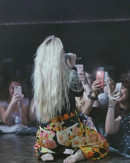 Ashe feet photo thumbnail