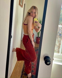 Ashe feet photo thumbnail