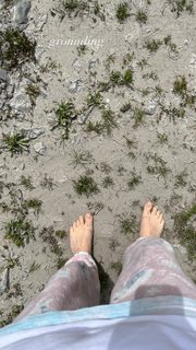 Ashe feet photo thumbnail