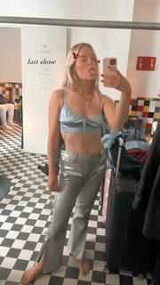 Ashe feet photo thumbnail