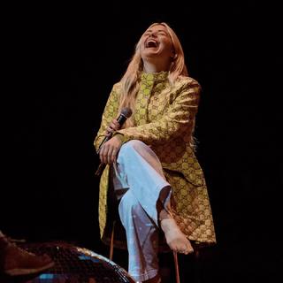 Ashe feet photo thumbnail