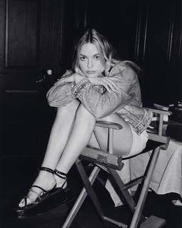 Ashe feet photo thumbnail