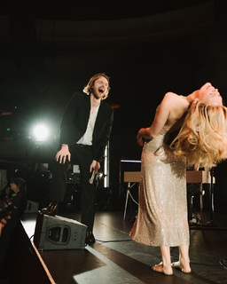 Ashe feet photo thumbnail