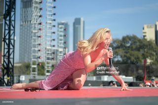 Ashe feet photo thumbnail