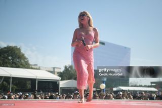 Ashe feet photo thumbnail