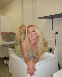 Ashe feet photo thumbnail