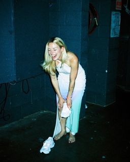 Ashe feet photo thumbnail