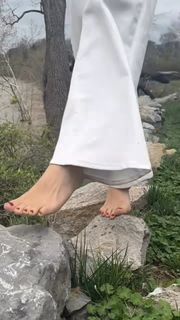 Ashe feet photo thumbnail