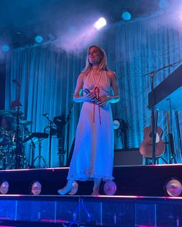 Ashe feet photo thumbnail