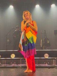 Ashe feet photo thumbnail