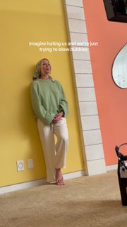 Ashe feet photo thumbnail