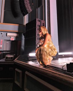 Ashe feet photo thumbnail