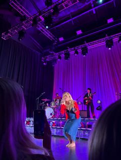 Ashe feet photo thumbnail