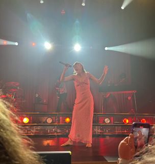 Ashe feet photo thumbnail