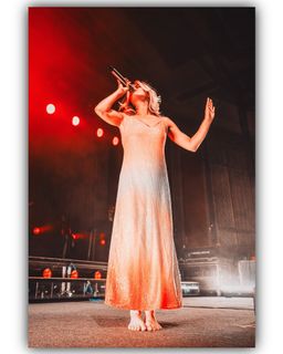 Ashe feet photo thumbnail