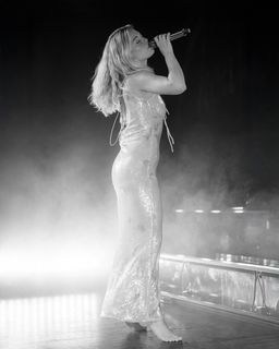 Ashe feet photo thumbnail