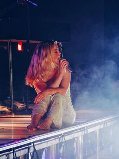 Ashe feet photo thumbnail