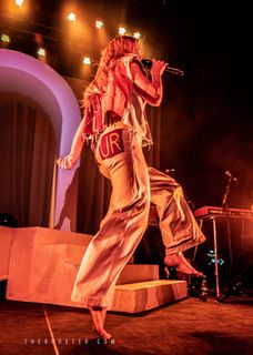 Ashe feet photo thumbnail