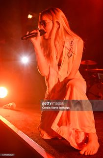 Ashe feet photo thumbnail