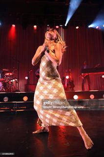 Ashe feet photo thumbnail