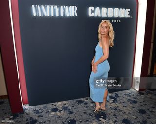 Ashe feet photo thumbnail