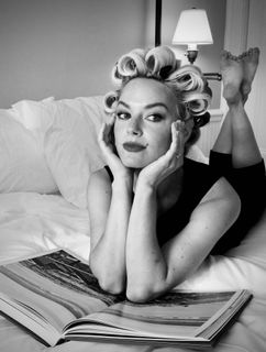 Ashe feet photo thumbnail