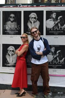 Ashe feet photo thumbnail