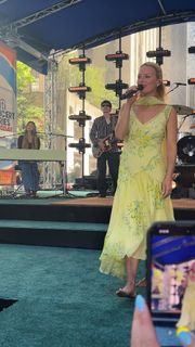 Ashe feet photo thumbnail