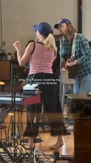 Ashe feet photo thumbnail