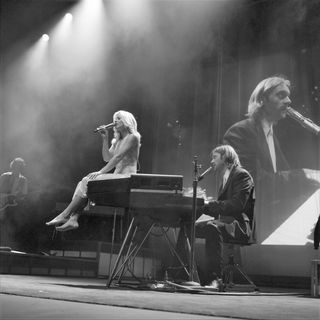 Ashe feet photo thumbnail