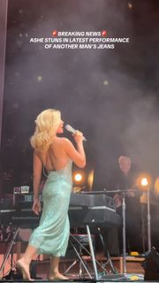 Ashe feet photo thumbnail