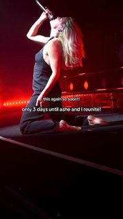 Ashe feet photo thumbnail