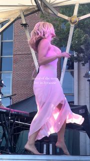 Ashe feet photo thumbnail