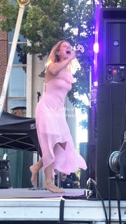 Ashe feet photo thumbnail