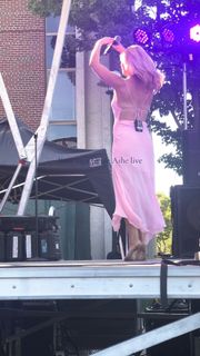 Ashe feet photo thumbnail