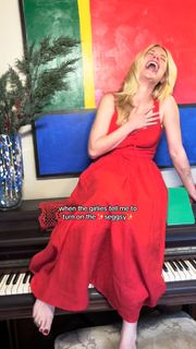 Ashe feet photo thumbnail