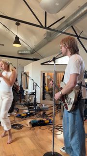 Ashe feet photo thumbnail