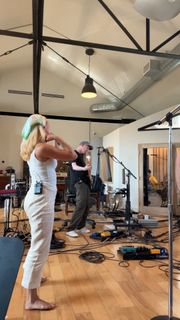 Ashe feet photo thumbnail