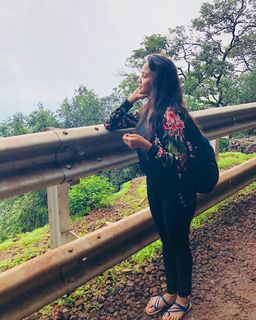 Ashi Singh feet photo 11