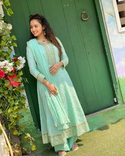 Ashi Singh feet photo 2