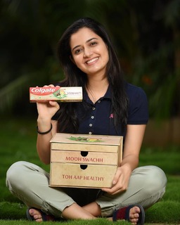 Ashika Ranganath feet photo 5