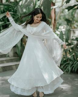 Ashika Ranganath feet photo 2
