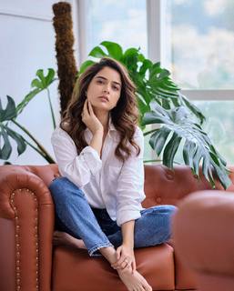 Ashika Ranganath feet photo 17