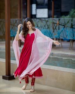 Ashika Ranganath feet photo 15