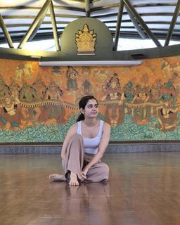 Ashika Ranganath feet photo 13